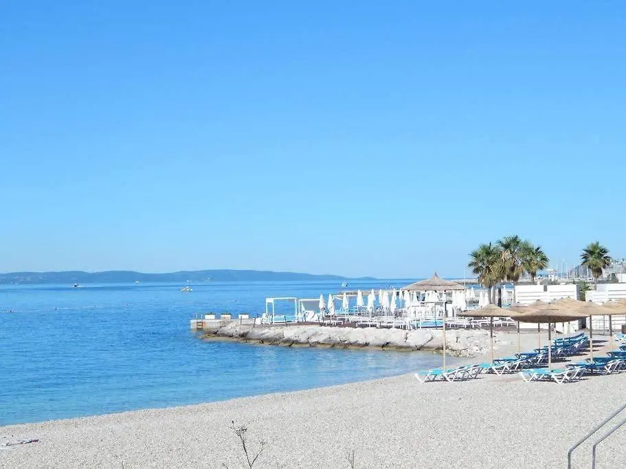Studio Trstenik With Private Parking Space Split