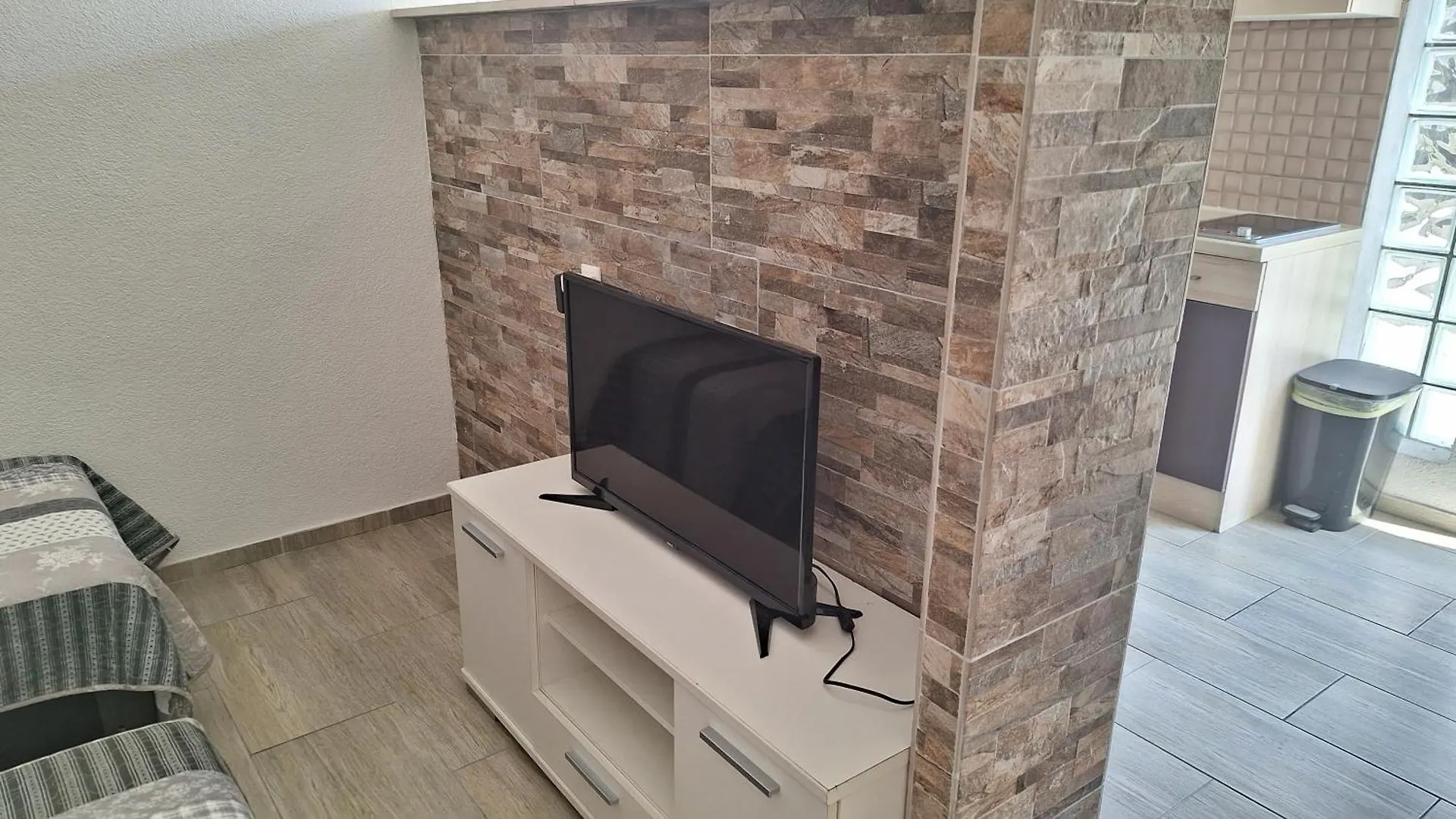 Apartment Studio Trstenik With Private Parking Space Split